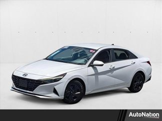 Used 2023 Hyundai Elantra SEL image 1