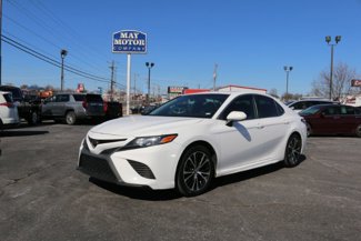 Used 2020 Toyota Camry SE image 1