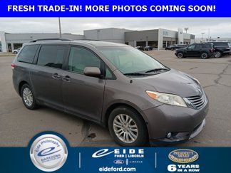 Used 2013 Toyota Sienna XLE image 1