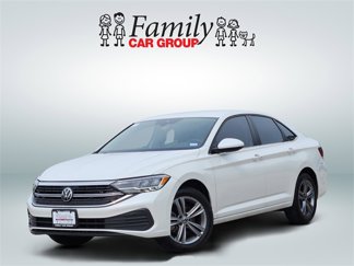Used 2023 Volkswagen Jetta SE image 1