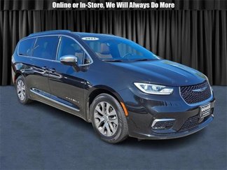 Certified 2023 Chrysler Pacifica Pinnacle image 1