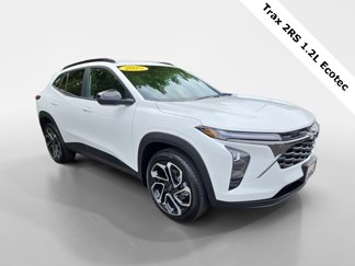 Used 2025 Chevrolet Trax RS image 1