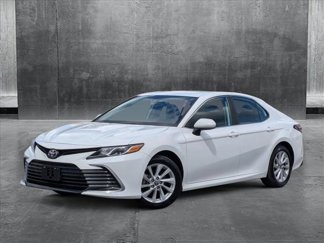 Used 2022 Toyota Camry LE image 1