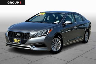 Used 2017 Hyundai Sonata SE image 1