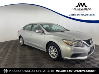 Used 2017 Nissan Altima 2.5 image 1