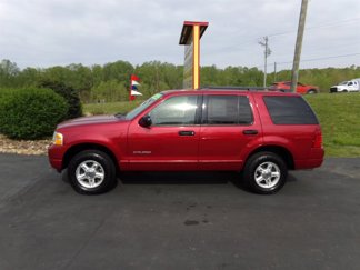 Used 2004 Ford Explorer XLT image 1