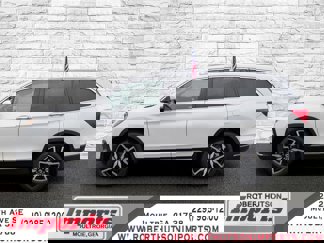 Used 2020 Honda Pilot Touring image 1