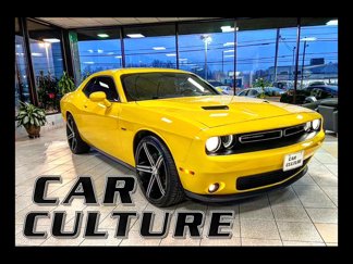 Used 2017 Dodge Challenger R/T image 1