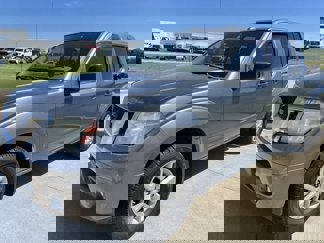 Used 2018 Nissan Frontier SV image 1