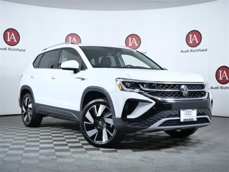 Used 2024 Volkswagen Taos SEL image 1