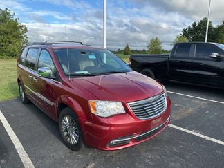 Used 2014 Chrysler Town & Country Touring-L w/ Driver Convenience Group image 1