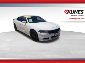 Used 2016 Dodge Charger SXT image 1