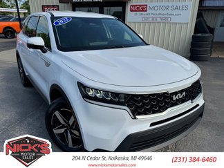 Used 2022 Kia Sorento LX image 1