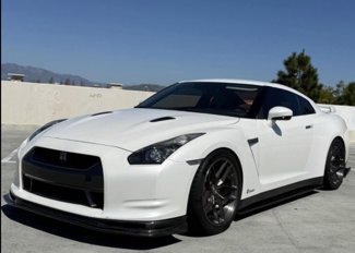 Used 2010 Nissan GT-R Premium image 1