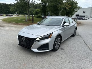 Used 2023 Nissan Altima 2.5 SV image 1