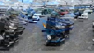 Used 2020 Chevrolet Trax LT w/ LT Convenience Package image 1