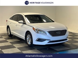 Used 2017 Hyundai Sonata SE image 1