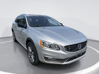 Used 2017 Volvo V60 T5 Cross Country w/ Convenience Package image 1