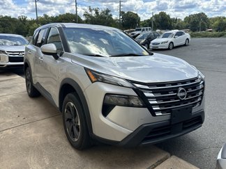 Used 2024 Nissan Rogue SV image 1