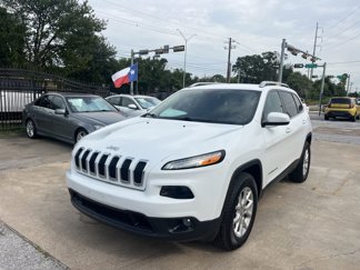 Used 2016 Jeep Cherokee Latitude w/ Cold Weather Group image 1