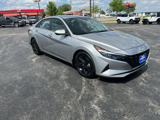 Used 2023 Hyundai Elantra SEL w/ Cargo Package image 1