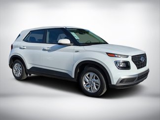 Used 2022 Hyundai Venue SE image 1