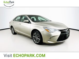 Used 2016 Toyota Camry SE image 1