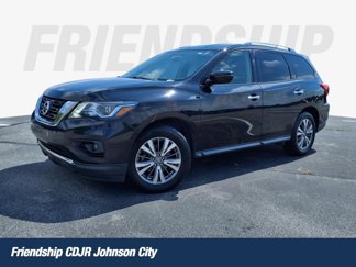 Used 2018 Nissan Pathfinder SV image 1