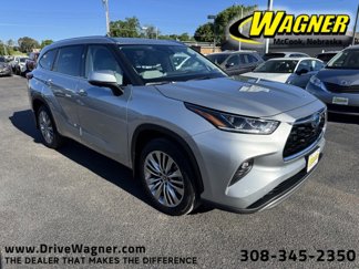Used 2023 Toyota Highlander Platinum image 1