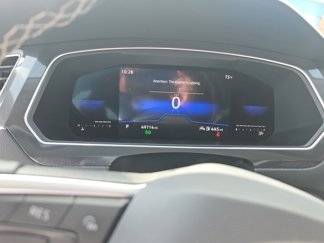 Used 2023 Volkswagen Tiguan SE image 1
