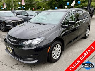 Used 2021 Chrysler Voyager L image 1