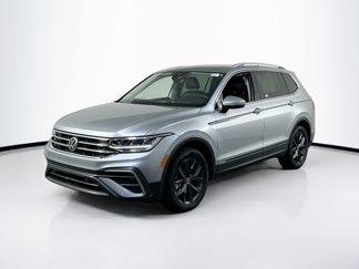 Used 2022 Volkswagen Tiguan SE image 1