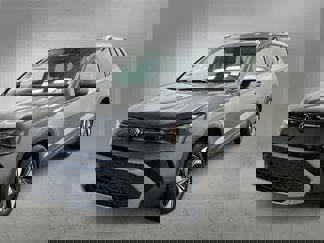New 2025 Volkswagen Taos SE image 1