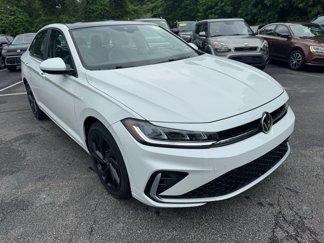 New 2025 Volkswagen Jetta SE image 1