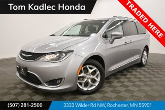 Used 2017 Chrysler Pacifica Touring-L Plus w/ Tire & Wheel Group image 1