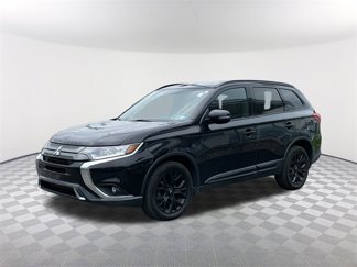 Used 2019 Mitsubishi Outlander LE image 1