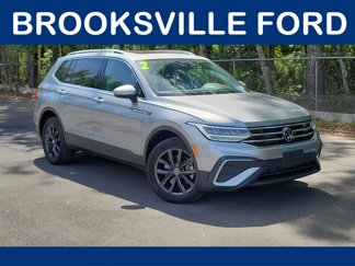 Used 2022 Volkswagen Tiguan SE image 1