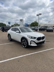 Certified 2025 BMW X2 xDrive28i w/ Premium Package image 1