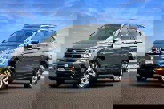Used 2018 Volkswagen Tiguan S image 1