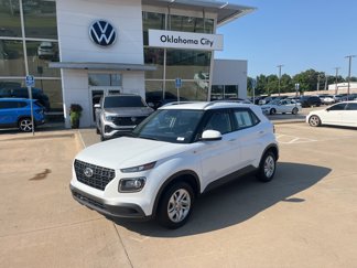 Used 2020 Hyundai Venue SEL image 1