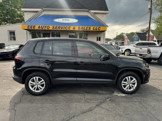 Used 2014 Volkswagen Tiguan S image 1
