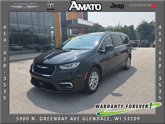 Used 2022 Chrysler Pacifica Touring-L image 1
