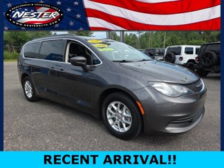 Used 2020 Chrysler Voyager Lxi w/ Cold Weather Group image 1