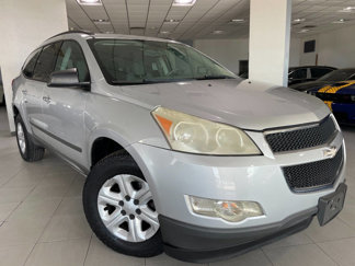 Used 2011 Chevrolet Traverse LS image 1
