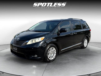 Used 2014 Toyota Sienna XLE image 1