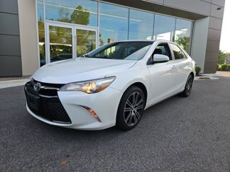 Used 2016 Toyota Camry image 1