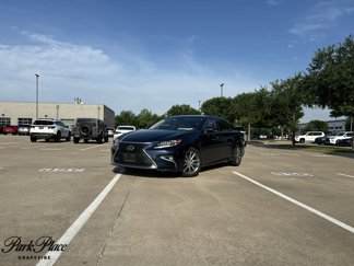 Used 2017 Lexus ES 300h image 1