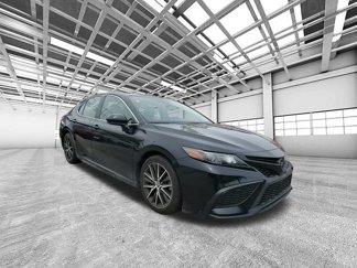 Used 2021 Toyota Camry SE image 1