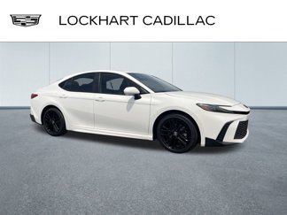 Used 2025 Toyota Camry SE image 1