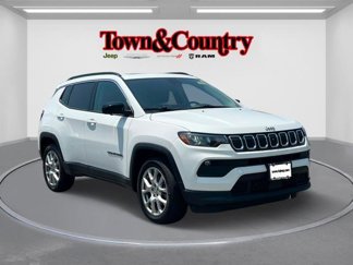 Certified 2022 Jeep Compass Latitude w/ Sun and Sound Group image 1